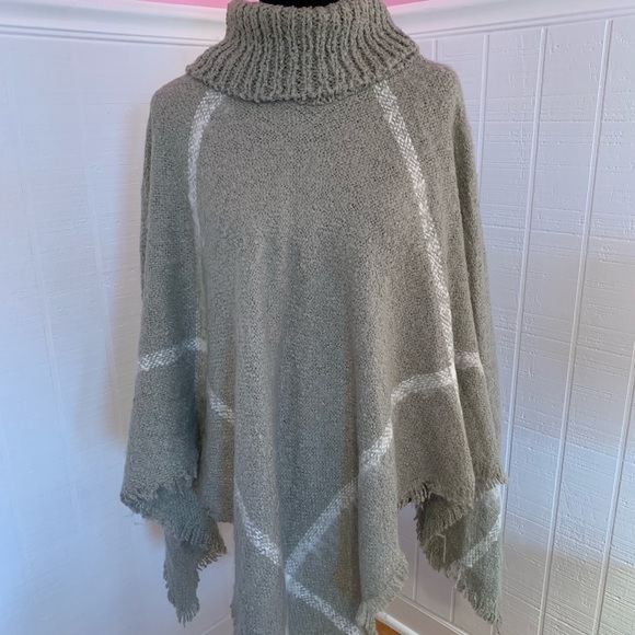 G BRAND knit poncho - Picture 2 of 5